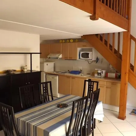 à Mateille Avec Petit Jardin Et Terrasse Couverte Hébergement de vacances