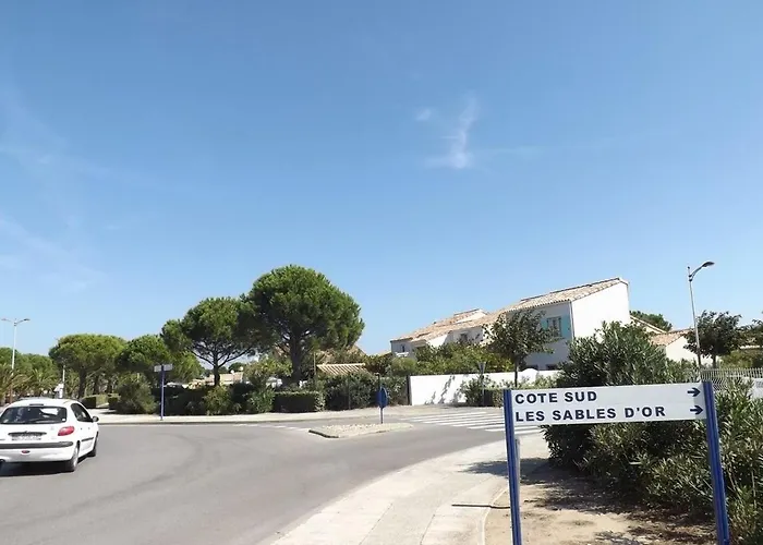 à Mateille Avec Petit Jardin Et Terrasse Couverte Gruissan