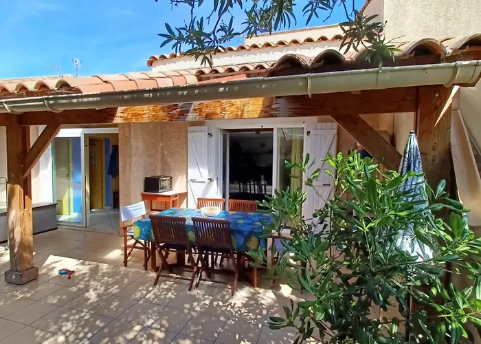 à Mateille Avec Petit Jardin Et Terrasse Couverte * Gruissan